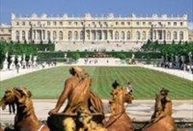 Versailles Half Day Tour w/ Audioguide by Minibus